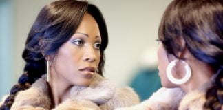 Machiaj de iarnă cu efect magic și un look glacial Machiaj de iarnă cu efect magic și un look glacial