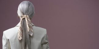 Coafuri trendy cu eșarfă în păr Coafuri trendy cu eșarfă în păr