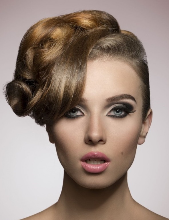 Coafuri updo la modă în acest an, Foto: thebestfashionblog.com