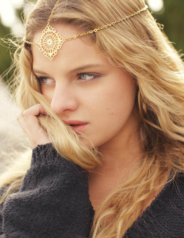 Coafură gypsy cu lănțișor, Foto: hair.allwomenstalk.com