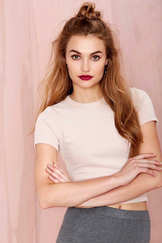 Coafură modernă pentru păr lung, Foto: lefashion.com