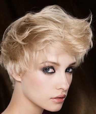 Coafură pentru păr scurt, Foto: doina-touchinghearts.blogspot.com