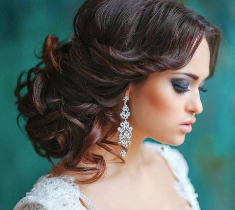 Coafură updo elegantă, Foto: happywedd.com