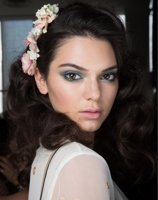 Machiaj la modelul Kendall Jenner în colecția Diane von Furstenberg pentru anul 2016, Foto: la20s.com