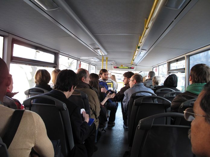 Principalele boli care se transmit pe calea aerului – Le poți lua folosind mijloacele de transport în comun Principalele boli care se transmit pe calea aerului – Le poți lua folosind mijloacele de transport în comun