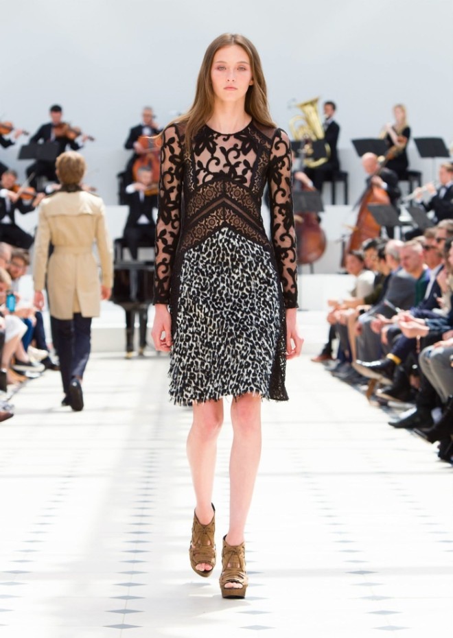 Rochie Burberry, Foto: fashiongonerogue.com