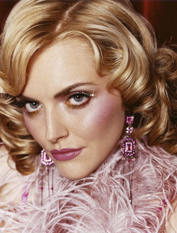 Coafură elegantă în tendințele modei, Foto: beautymaniacs.org