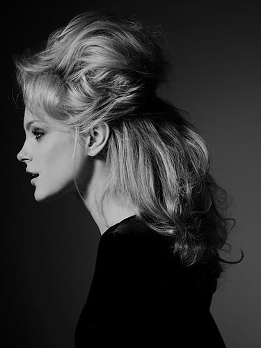 Coafură elegantă pentru femei, Foto: lucialadeflor.com