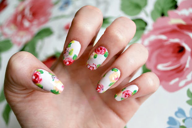 Manichiură potrivită pentru vară, Foto: easynailsdesigns.com