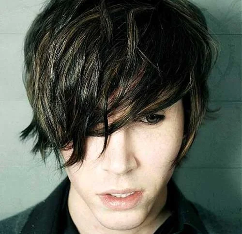 Tunsoare modernă cu breton, Foto: mens-hairstyle.com