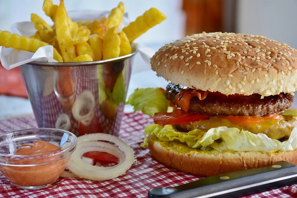 2-mancarea-fast-food-mancare-procesata