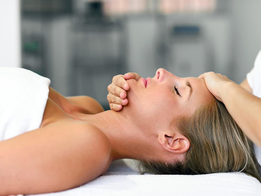 7-masajul-capului-si-fetei