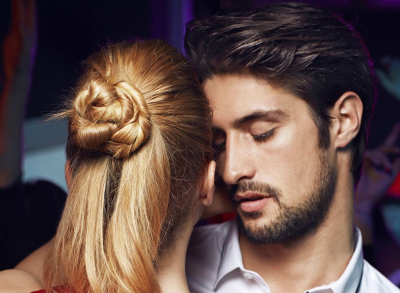 Coafură simplă pentru părul lung, Foto: masculin.com