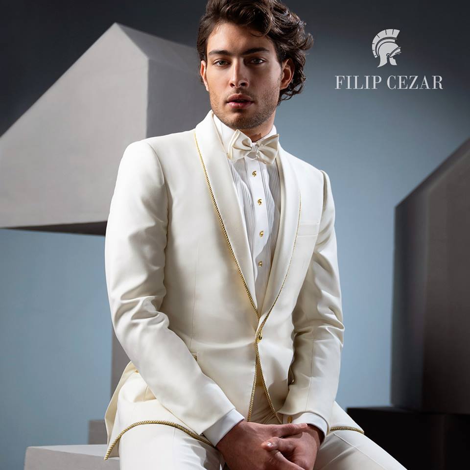 Costum de mire alb 2019