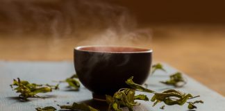 6 ceaiuri care pot salva căderea părului