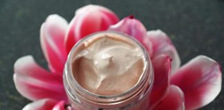 Exfolierea delicată, perfectă pentru fiecare zi. Cum îți îngrijești tenul Exfolierea delicată, perfectă pentru fiecare zi. Cum îți îngrijești tenul