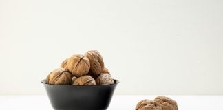 5 motive să mănânci nuci iarna