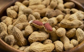 Arahide crude vs. prăjite: Ce variantă este mai sănătoasă?