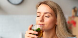 Cum elimini retenția de apă în organism? – Simptome și ceaiuri benefice